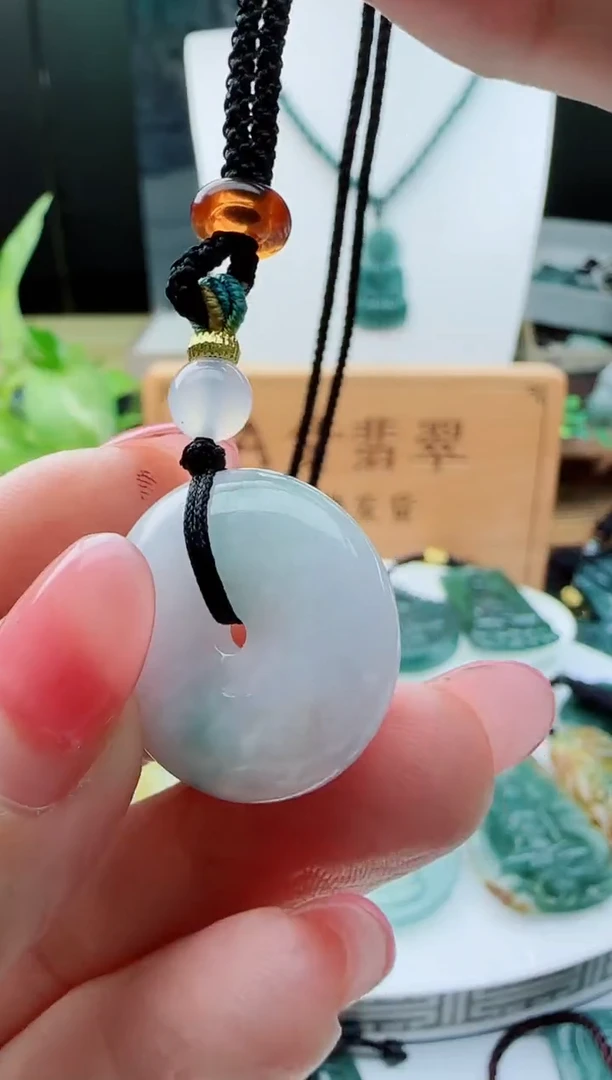 【闪购商品】翡翠颈饰未镶嵌多样性随机一件发货