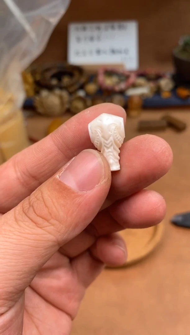 【闪购商品】牛骨其他P181-图腾三通-有棕裂