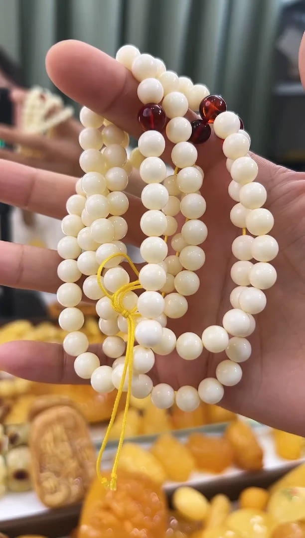 【闪购商品】蜜蜡手链未镶嵌蜜蜡项链多样性发其中一件