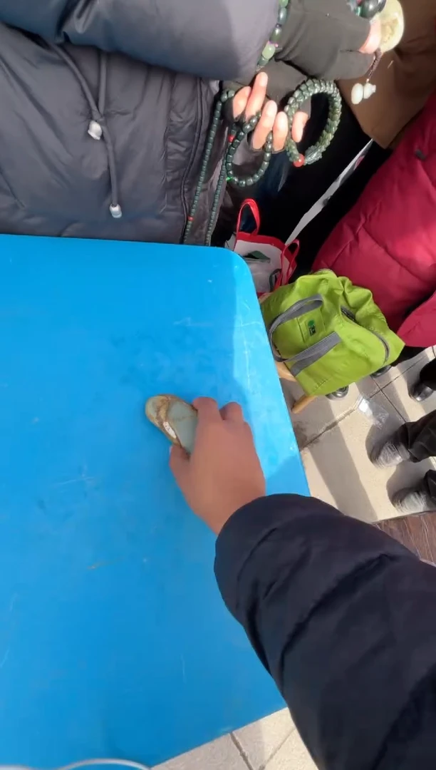 未镶嵌和田玉（糖玉）挂件和田玉