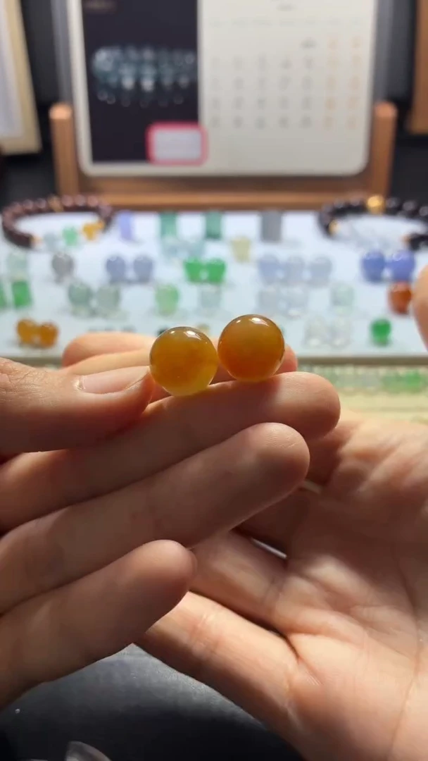 定制翡翠未镶嵌大卡红黄珠