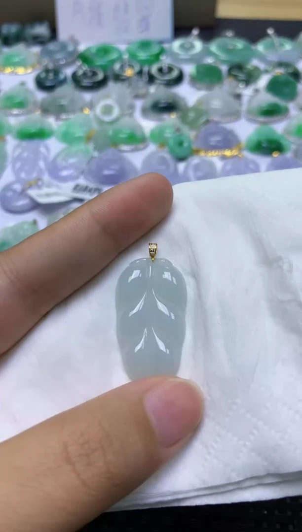 翡翠未镶嵌颈饰天然缅甸A货翡翠