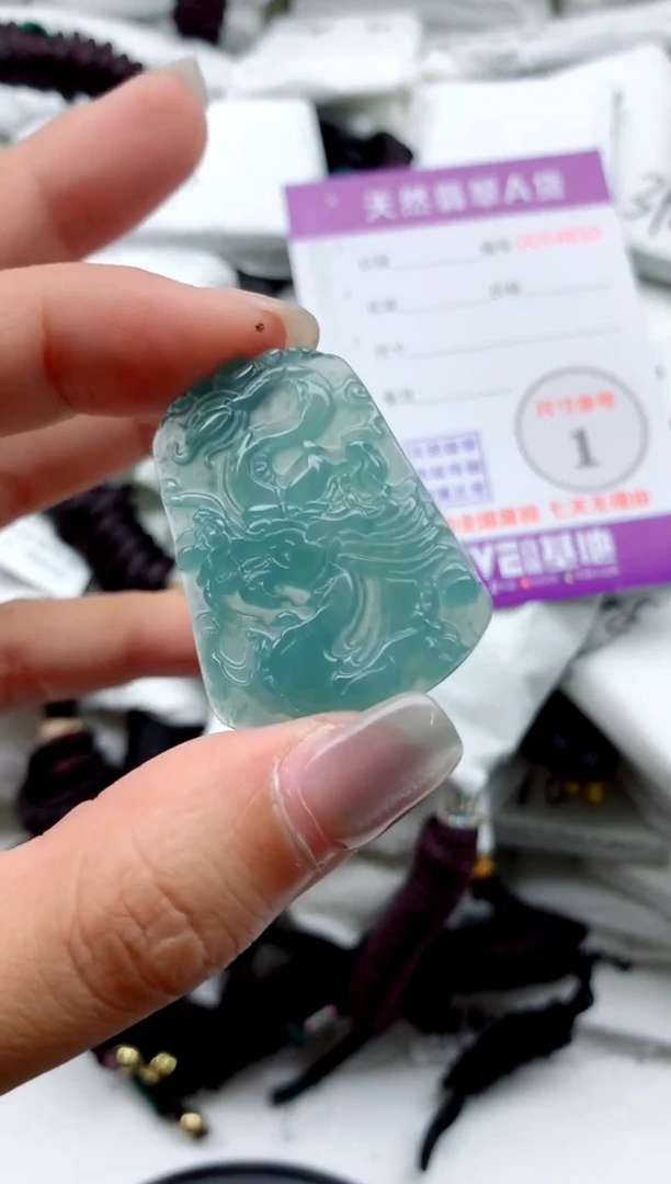 翡翠未镶嵌颈饰0000000000