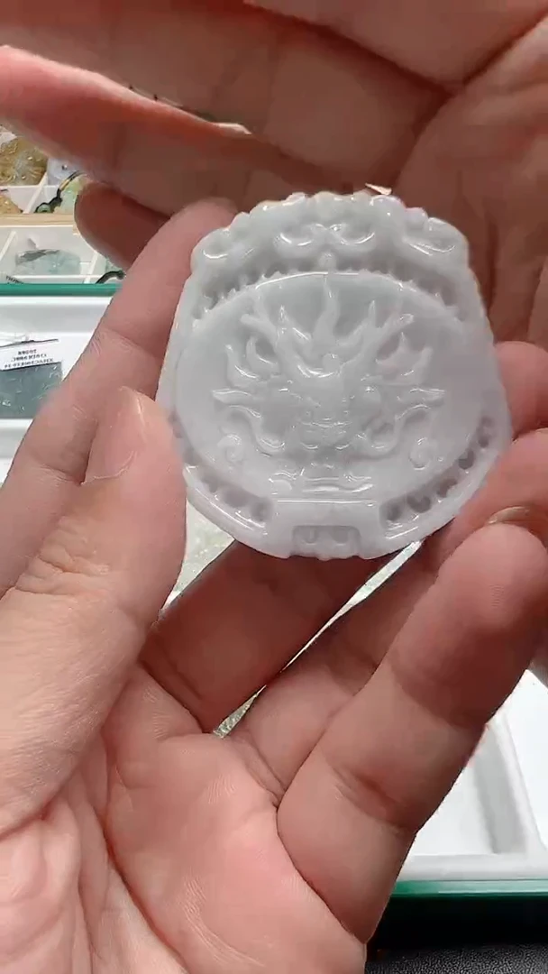 翡翠未镶嵌颈饰多样性发货，发其一