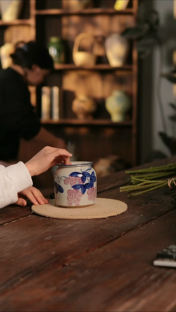 摆件28-495 陶瓷花器高11口径7