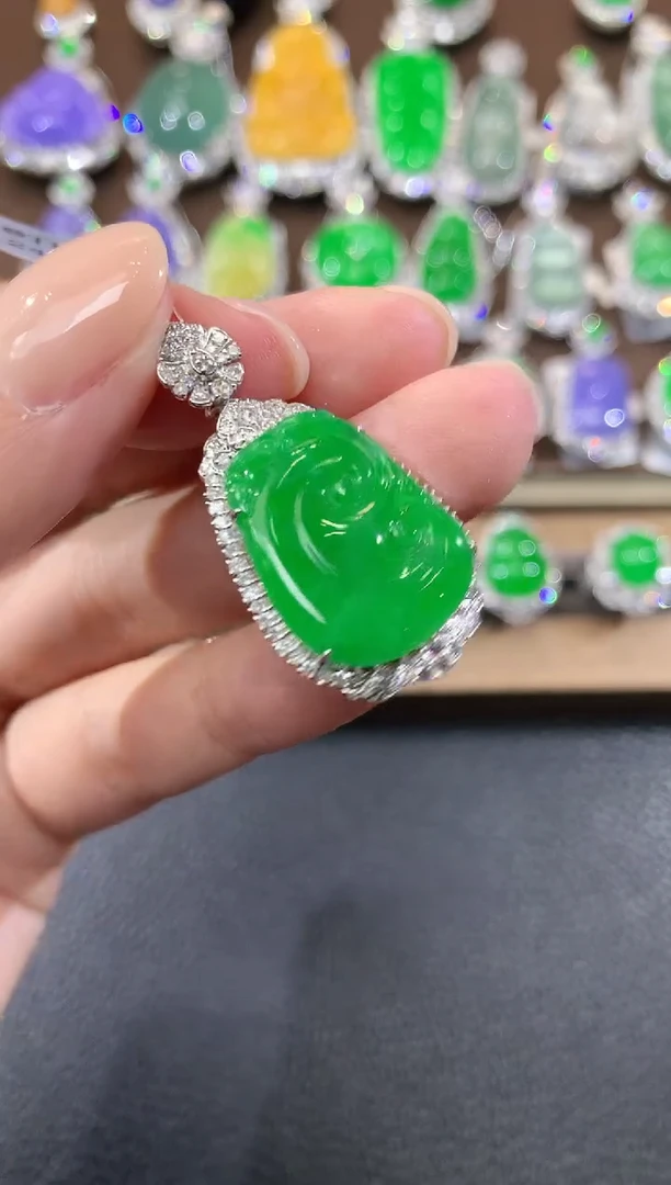 吊坠(不含链)18K金镶嵌翡翠C72