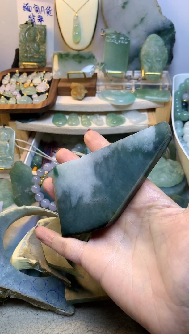 未镶嵌挂件翡翠娄****场缅甸A货翡翠，没有运费险