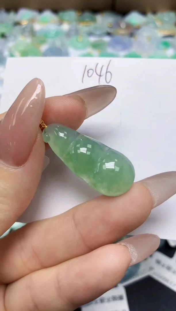 翡翠18K金镶嵌颈饰 天然翡翠A货