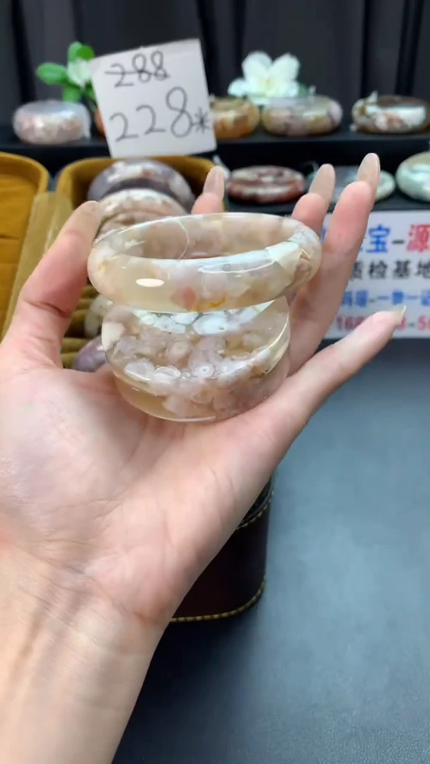 未镶嵌手镯石英质玉（59圈口）赠送镯心