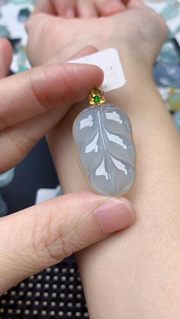 颈饰18K金镶嵌翡翠天然缅甸A货翡翠