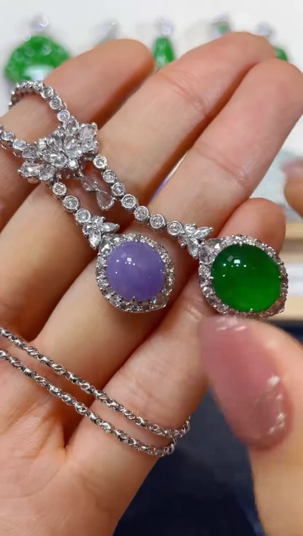 颈饰18K金镶嵌翡翠娜*1