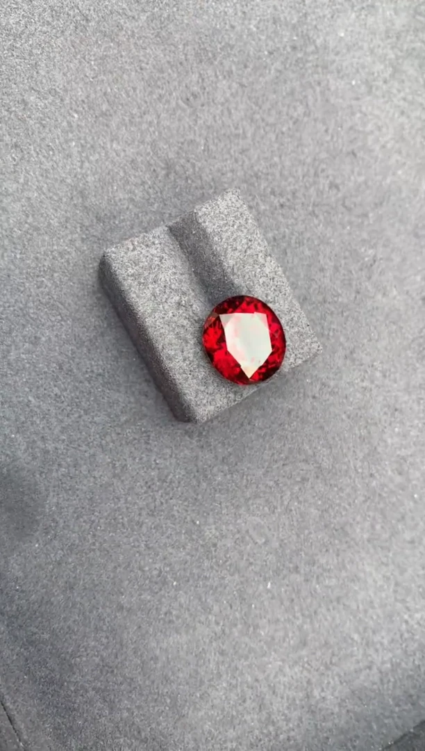 【闪购商品】石榴石裸石未镶嵌10.6ct镁铝