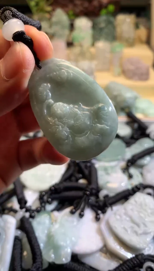 翡翠未镶嵌颈饰5/26/005