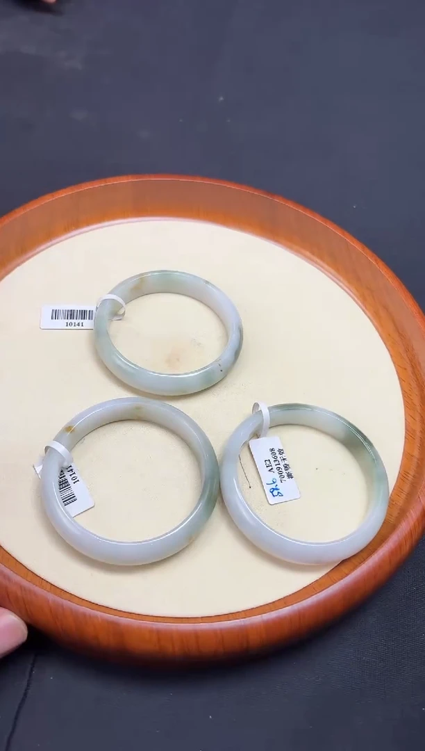 未镶嵌手镯翡翠10141天然翡翠A货【手镯】多样性发一个