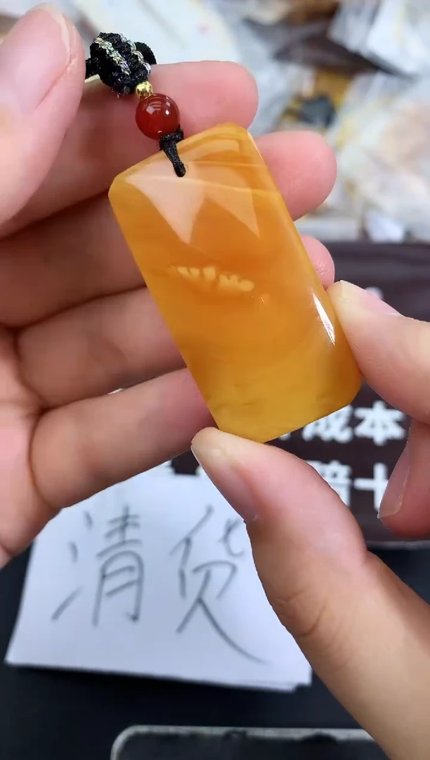 蜜蜡未镶嵌珠宝奇石53