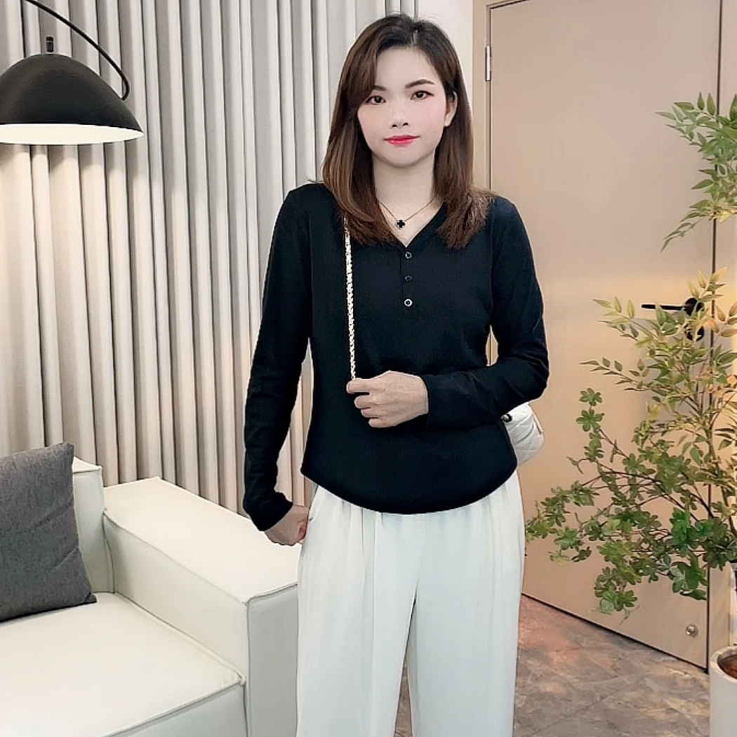 2025秋款v领纽扣气质上衣女打底长袖修身显瘦韩版设计感不规则