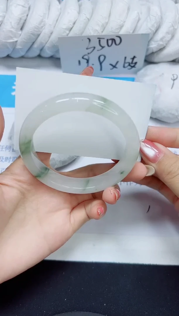 石英质玉手镯未镶嵌75/62