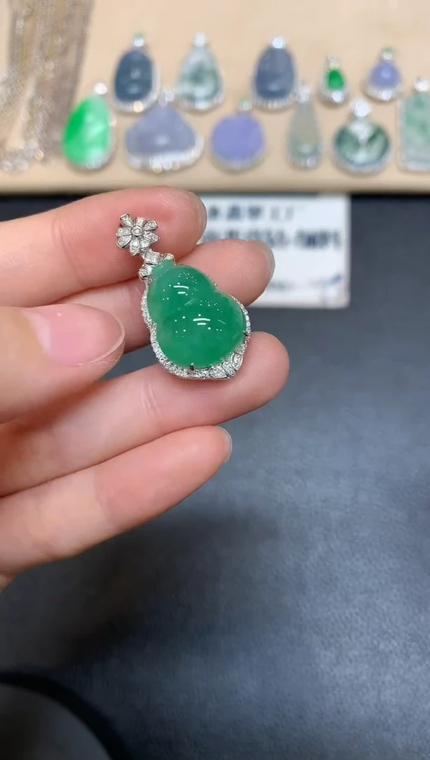 【闪购商品】翡翠吊坠(不含链)18K金镶嵌葫芦【无服务费