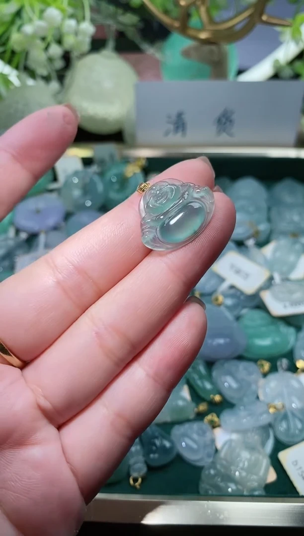 【闪购商品】翡翠颈饰18K金镶嵌天然A货翡翠多样性发货发其一