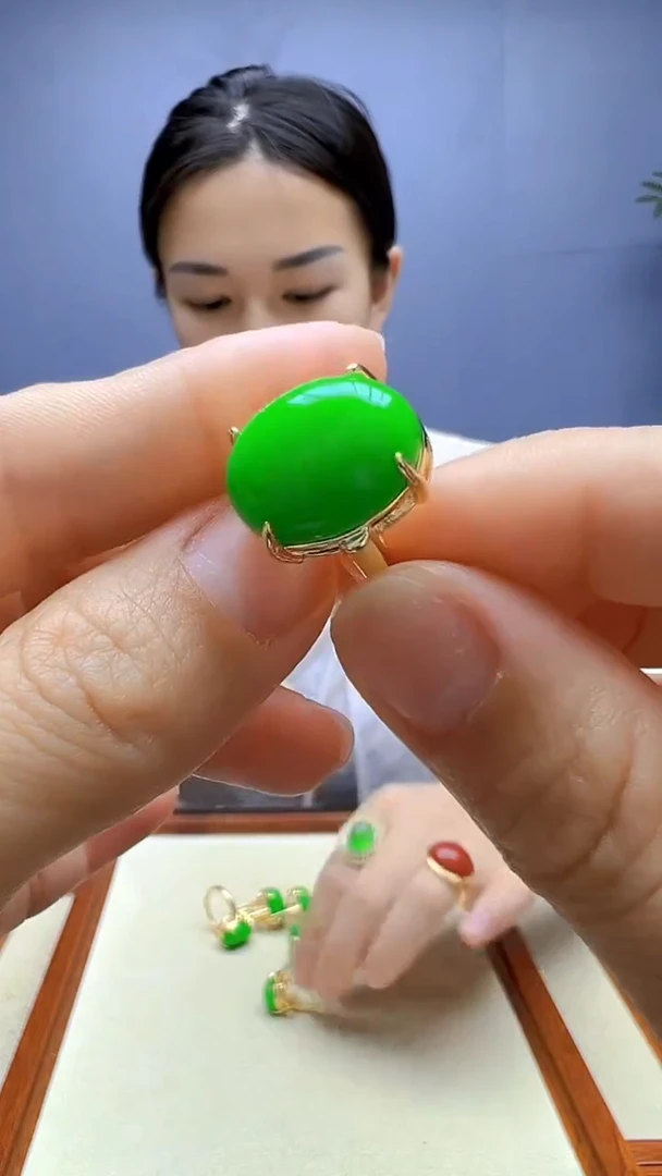 丹丹特色手工颈饰大蛋面戒指