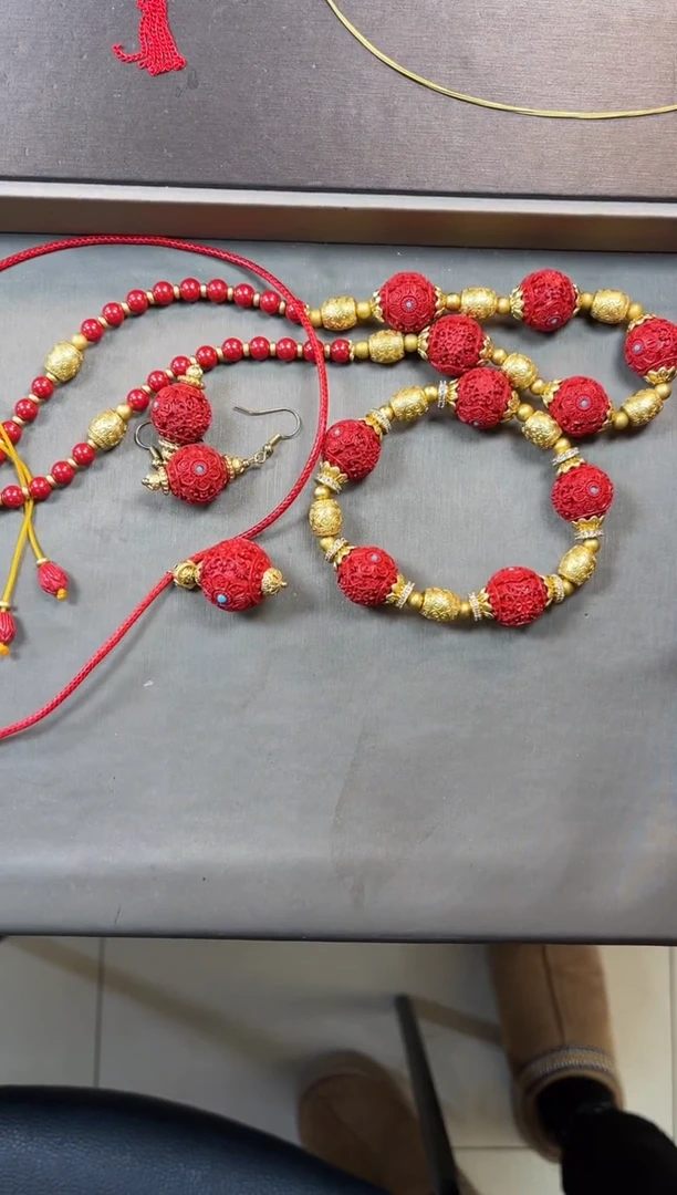 【闪购商品】红红满雕工设计师款项链+手串+耳钩+吊坠