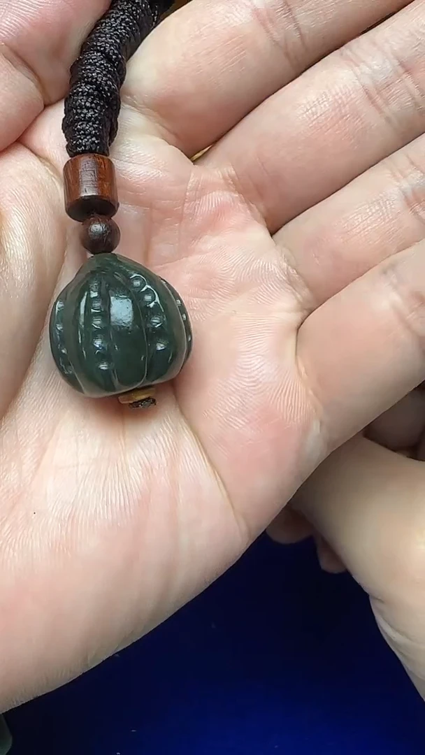 未镶嵌和田玉挂件哈*哈1