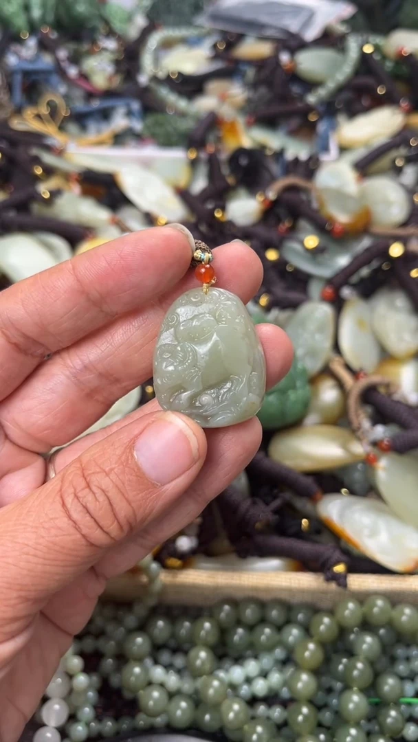 【闪购商品】和田玉颈饰未镶嵌多样性发货没有证书拍一发一有瑕