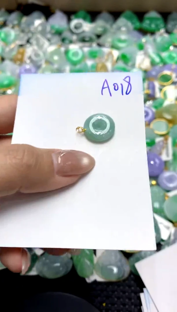 【闪购商品】翡翠颈饰18K金镶嵌1111111111111111