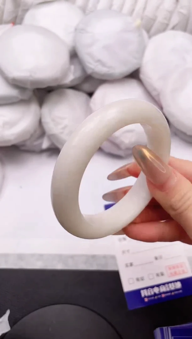 【闪购商品】和田玉手镯未镶嵌16K311-56