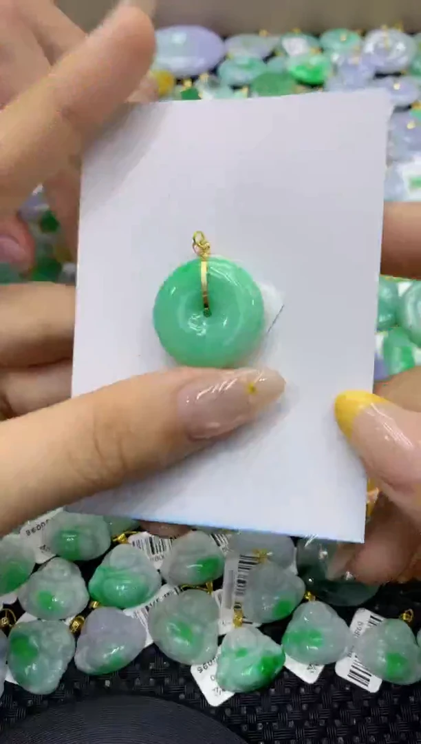 颈饰18K金镶嵌翡翠天然缅甸翡翠A货