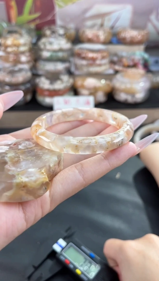 未镶嵌手镯石英质玉53