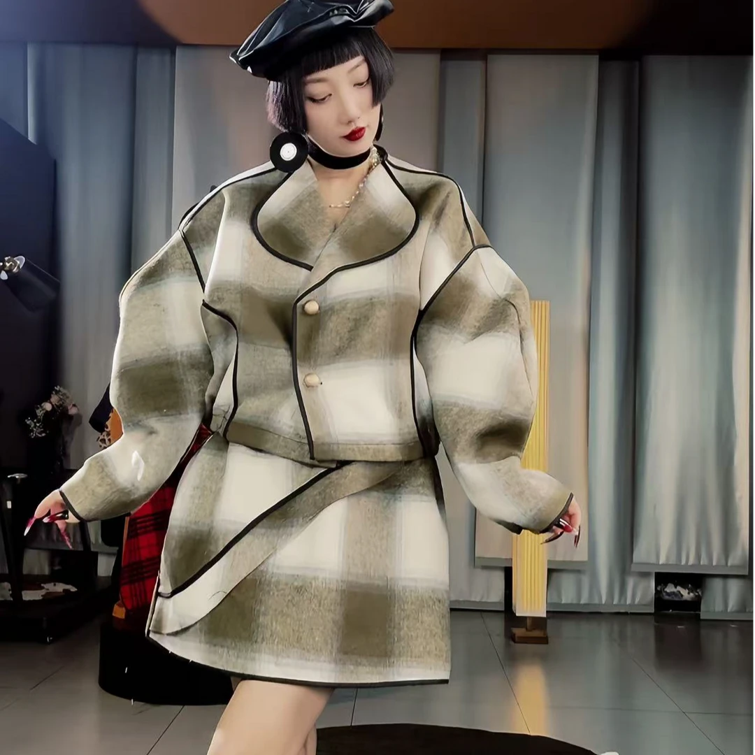 2025秋冬小众设计毛呢套装女弯刀袖短外套+高腰压褶半身裙两件套