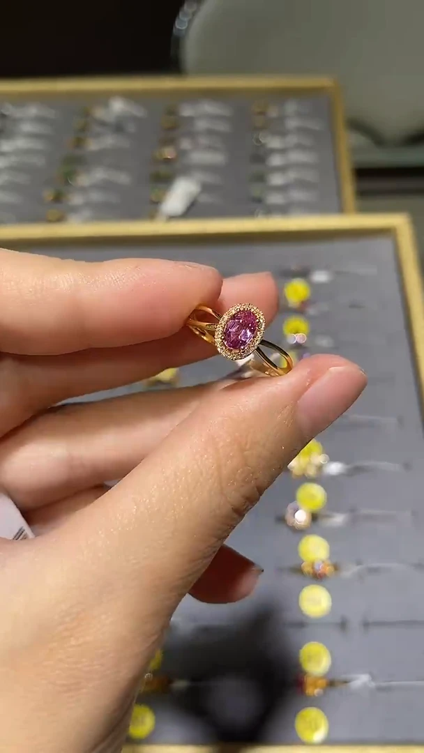 戒指蓝宝石18K金镶嵌
