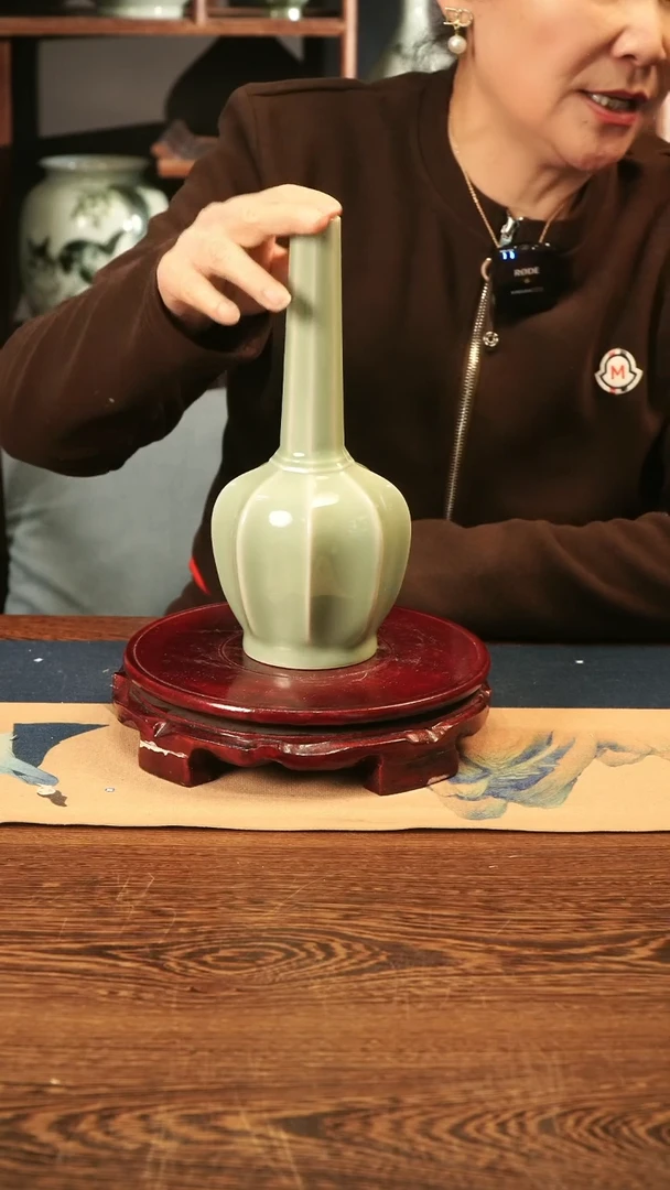 【闪购商品】龙泉青瓷 梅青 铸剑瓶