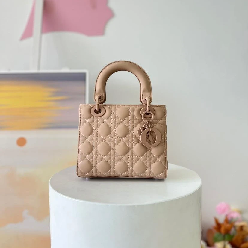 小田姐姐 戴妃  时尚斜挎包 VR 50888粉棕色