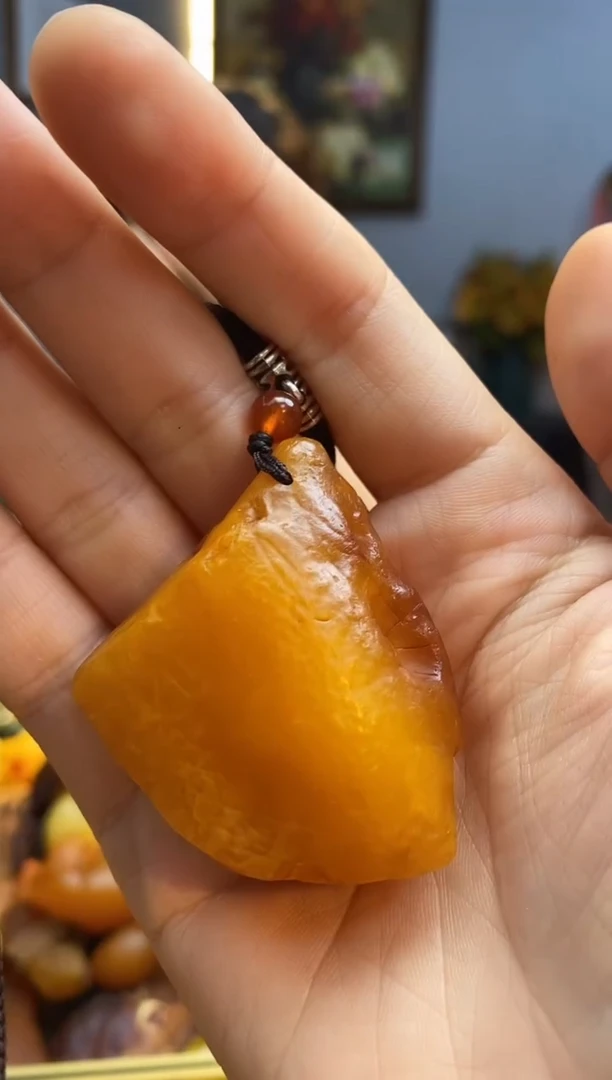 未镶嵌颈饰琥珀吊坠