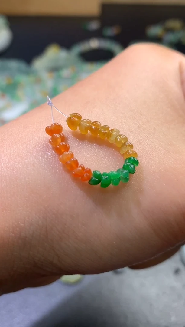 未镶嵌定制翡翠毛货 3.4~4 21颗