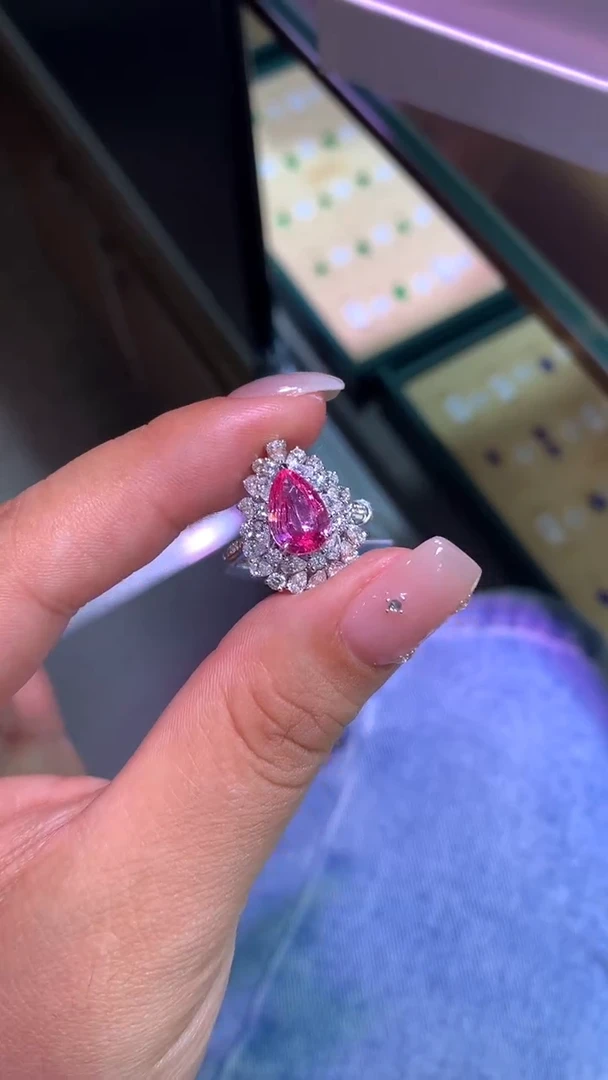 戒指彩色蓝宝石18K金镶嵌2.04ct