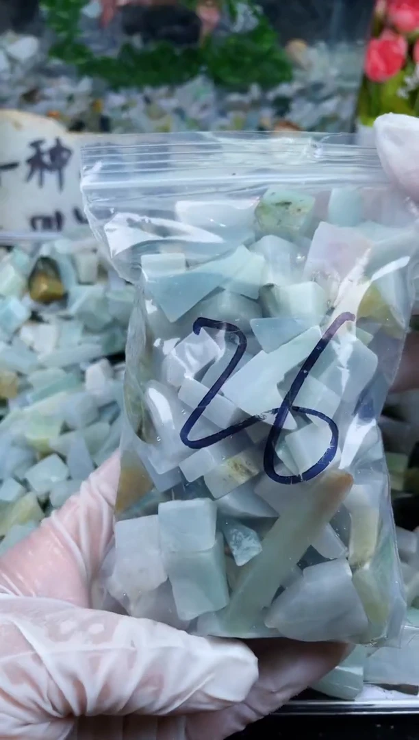 【闪购商品】翡翠颈饰未镶嵌天然翡翠小号500克26