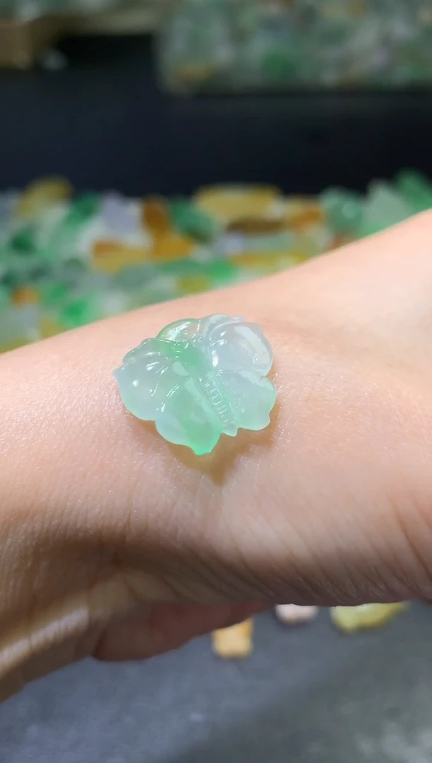 未镶嵌定制翡翠毛货