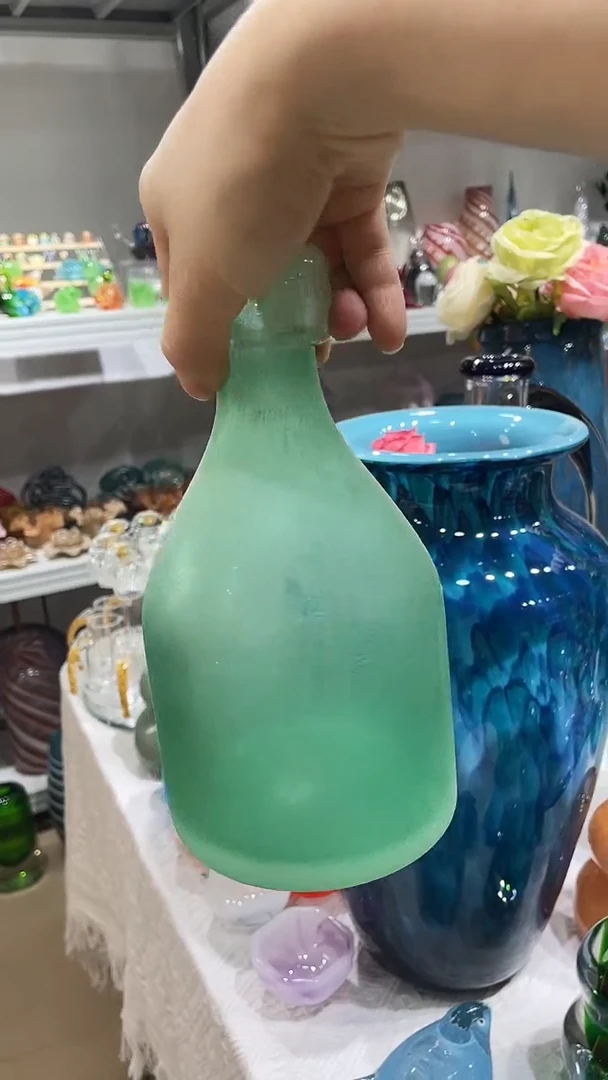 【闪购商品】琉璃磨砂绿口径1厘米插花瓶