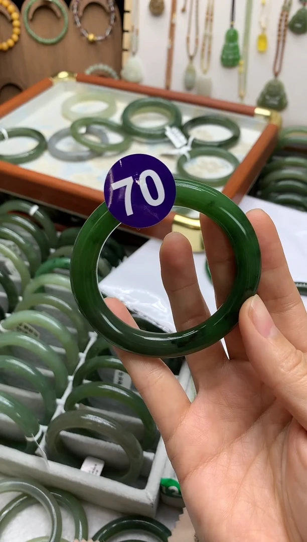 未镶嵌手镯和田玉S****?手镯3