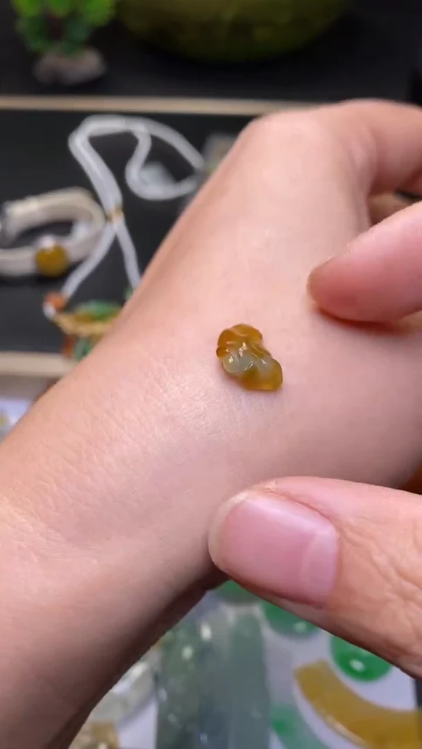 颈饰未镶嵌翡翠净货34103