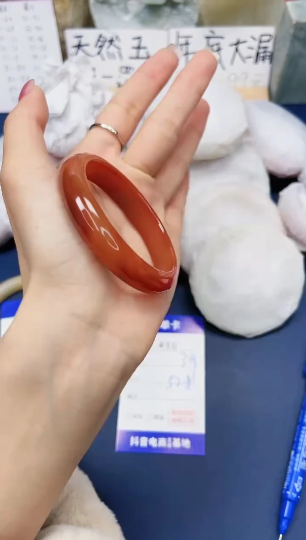 【闪购商品】石英质玉手镯未镶嵌410-玛瑙52圈口