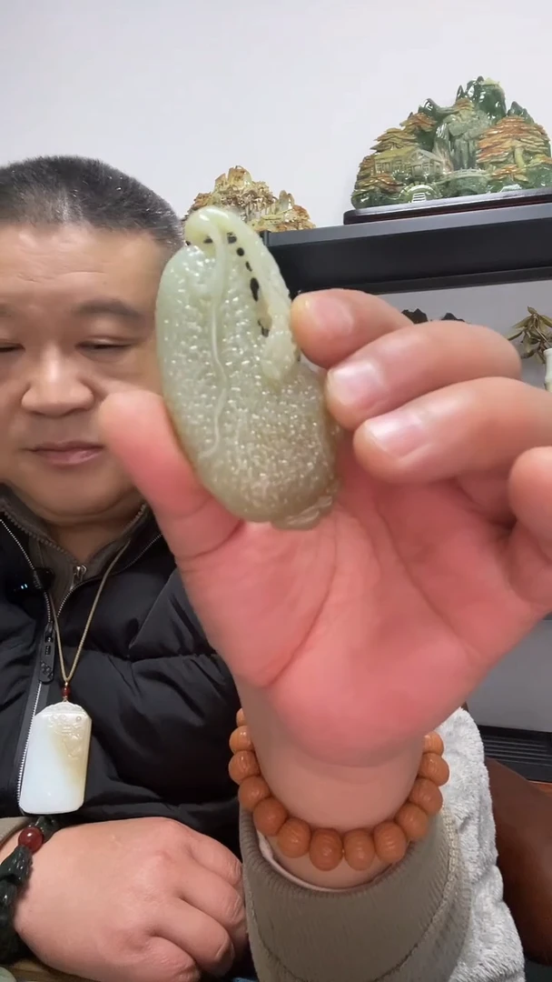 未镶嵌和田玉把件且末料福瓜手把件