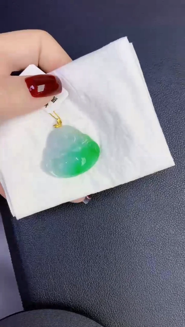 颈饰18K金镶嵌翡翠缅甸天然翡翠A货