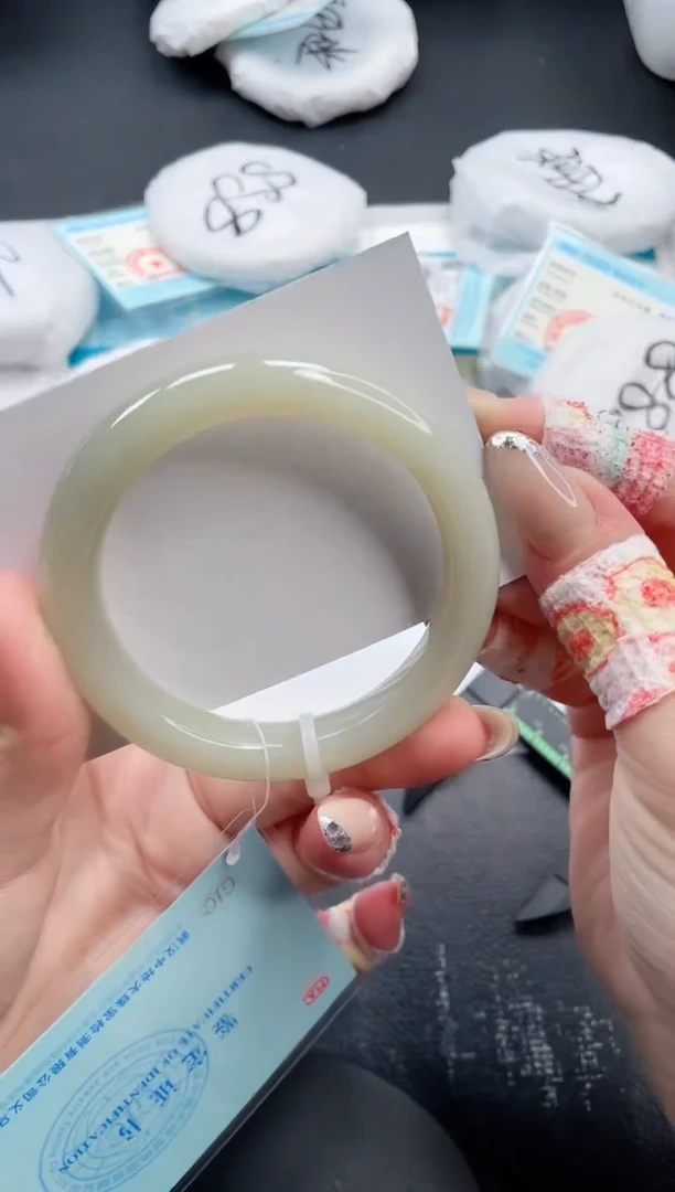 和田玉手镯未镶嵌13V200-56