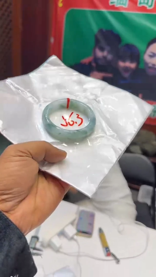 翡翠手镯未镶嵌手镯