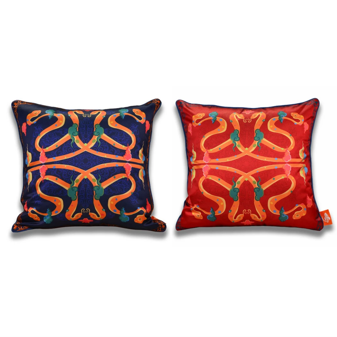 「卓伦」原创设计高端民族风家用抱枕《盘蛇》