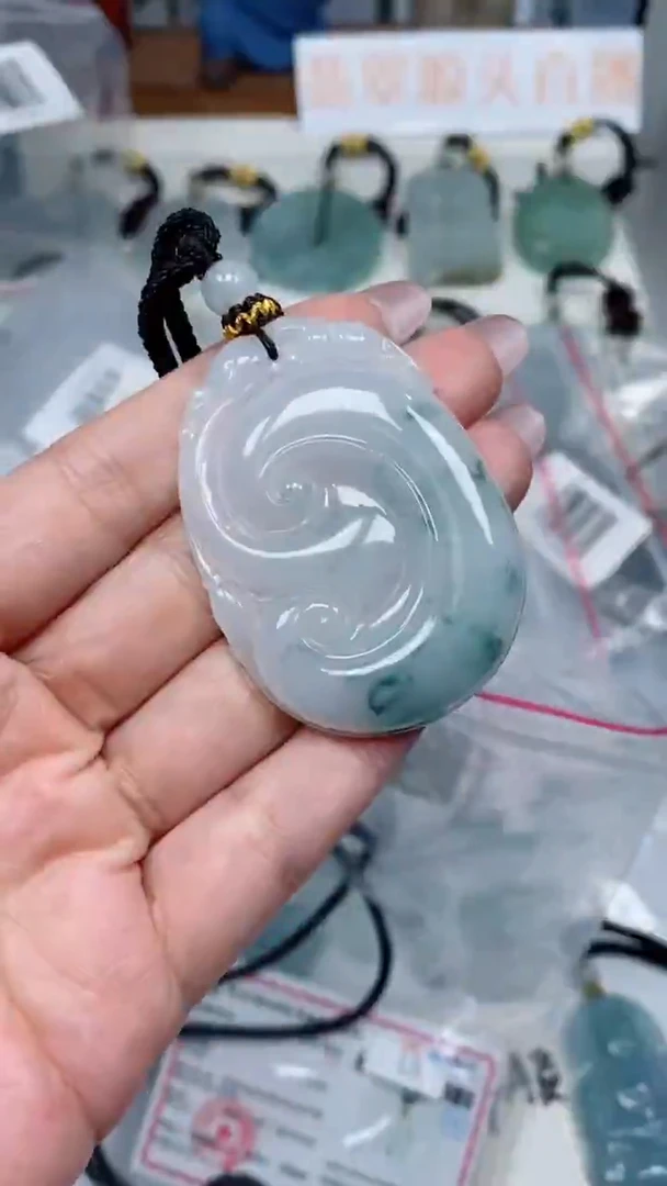 颈饰未镶嵌翡翠吊坠